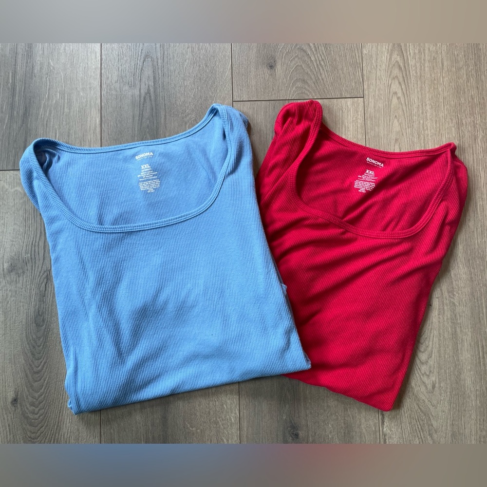 Two XXL maternity t-shirts